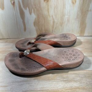 Vionic Brown Flip Flop Sandals Women’s Size 7.5